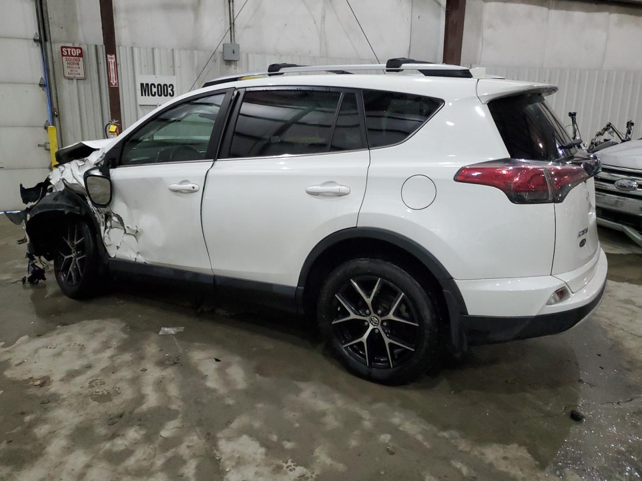 2016 Toyota RAV 4 - Image 2