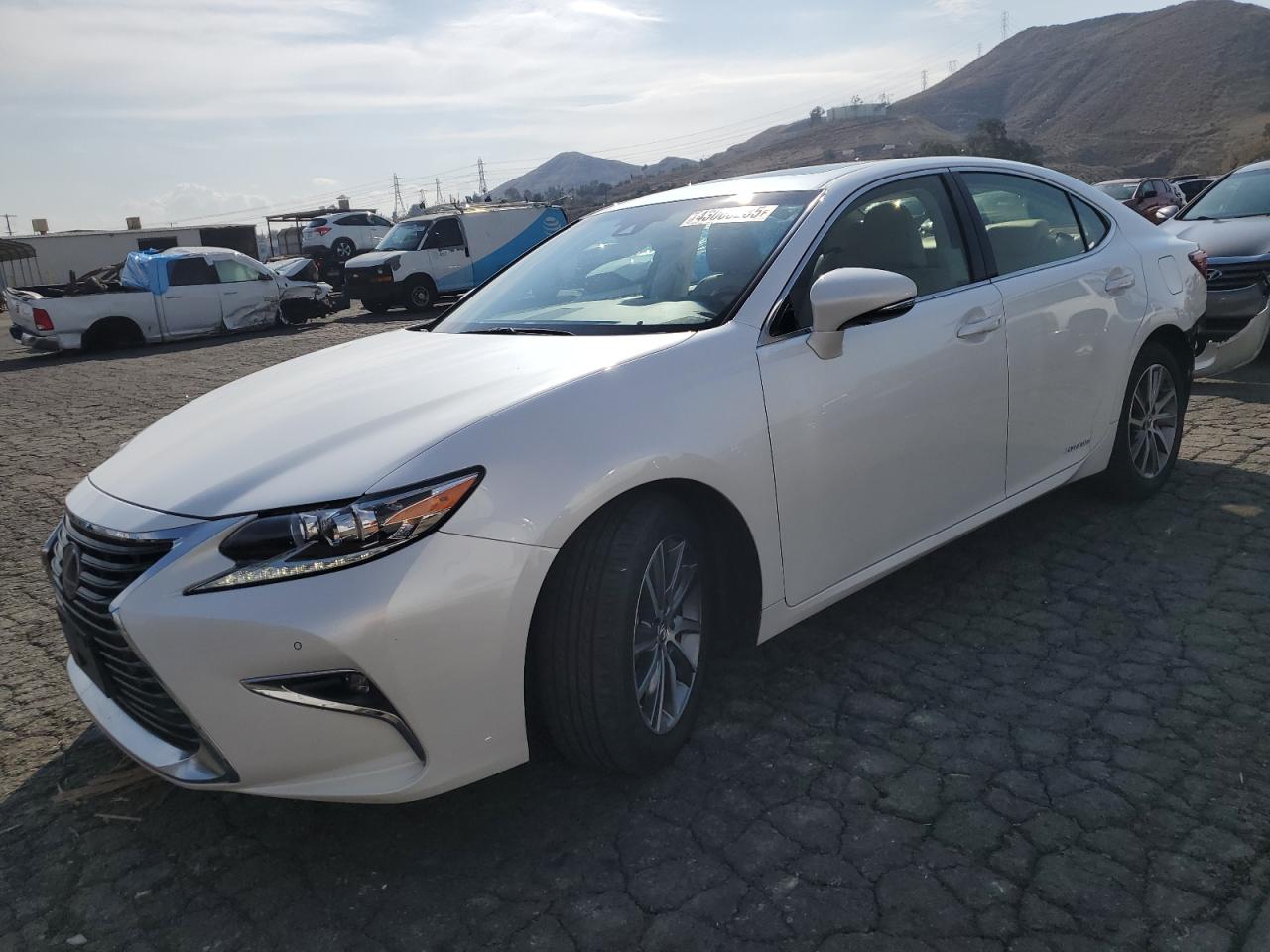 2016 Lexus ES - Image 1