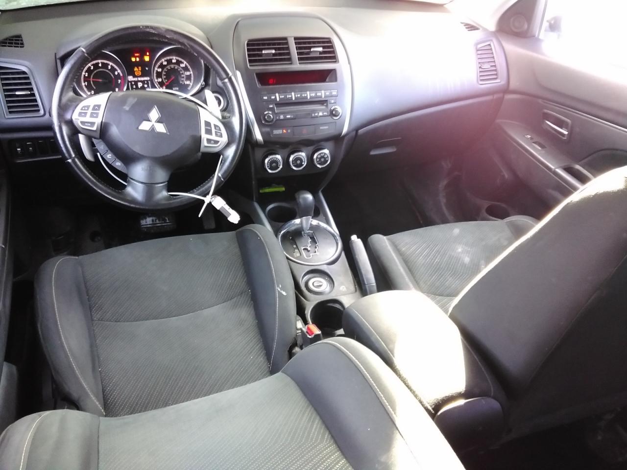 2013 Mitsubishi Outlander - Image 8