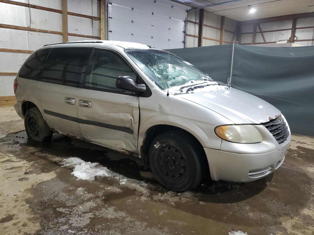 2005 Chrysler Town & Country - Image 4