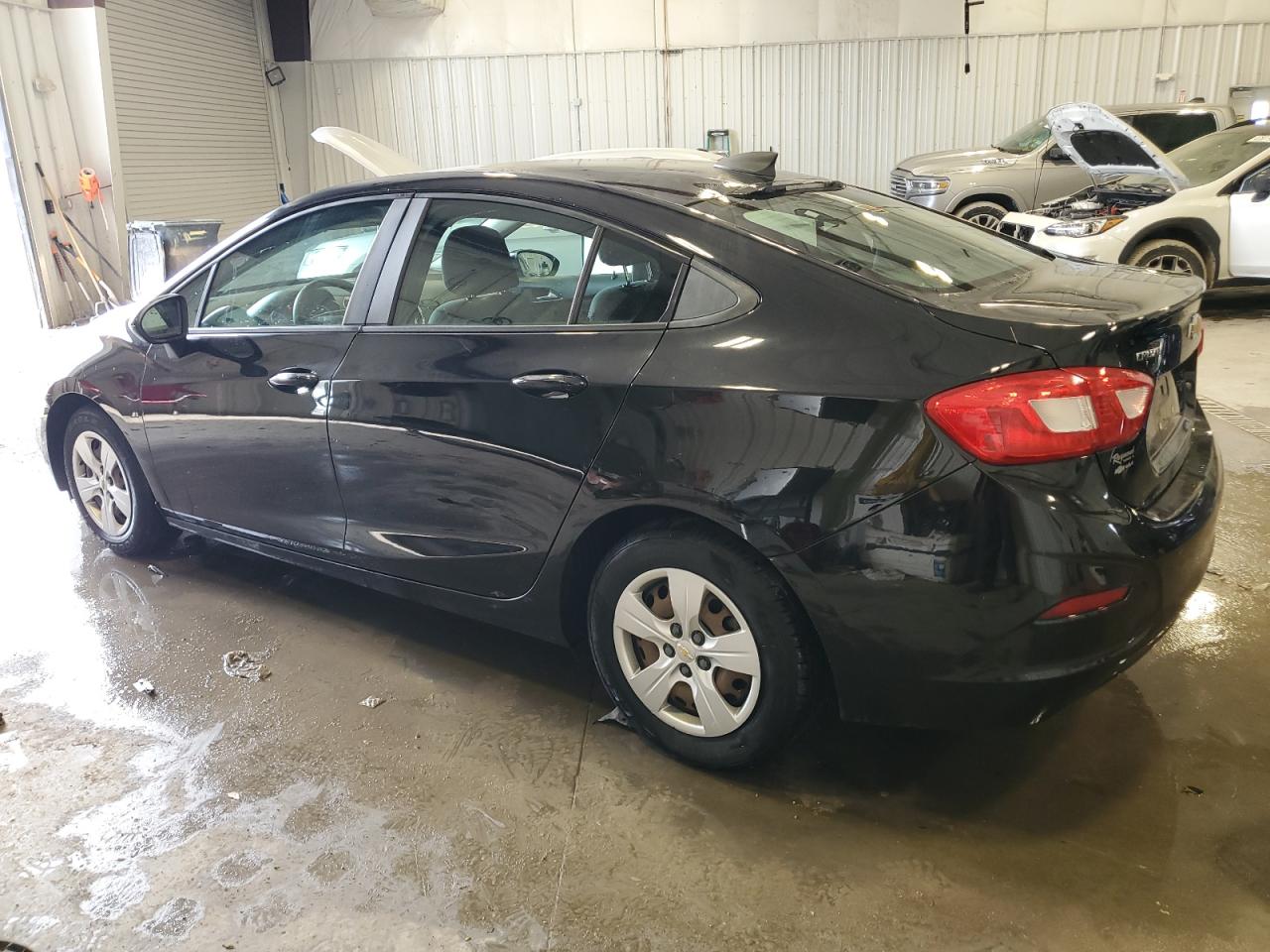 2016 Chevrolet Cruze - Image 2