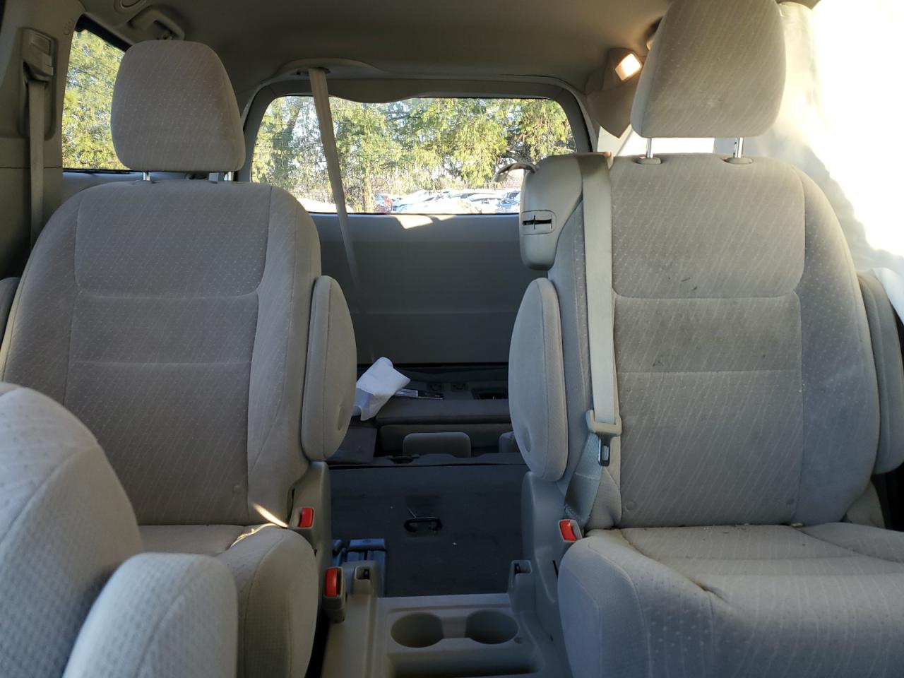 2020 Toyota Sienna - Image 10