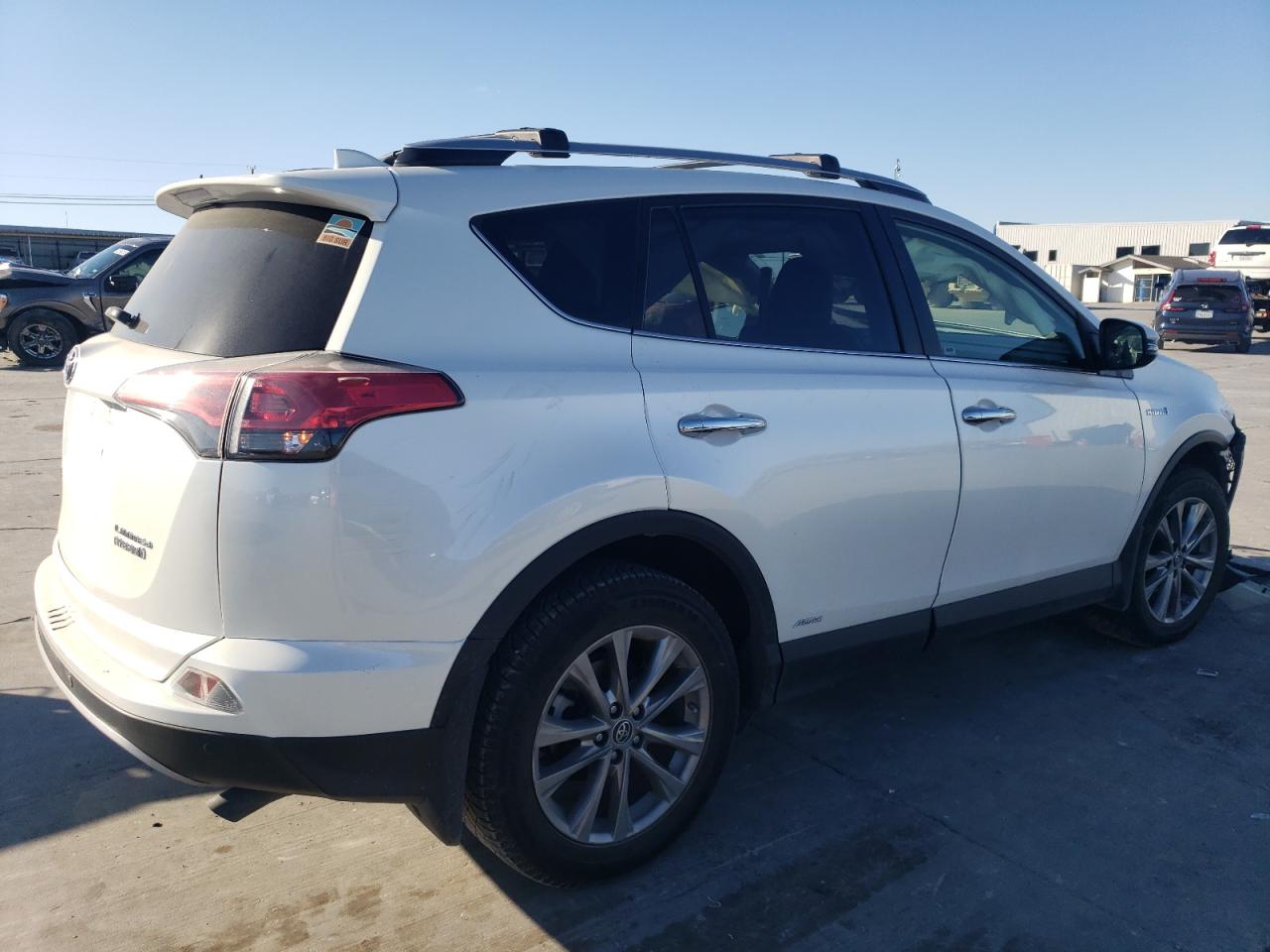2018 Toyota RAV 4 - Image 3