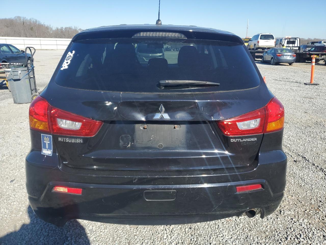 2011 Mitsubishi Outlander - Image 6