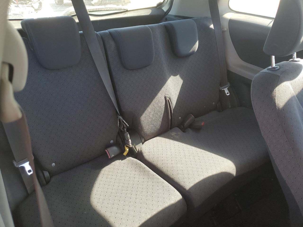 2010 Toyota Yaris - Image 10