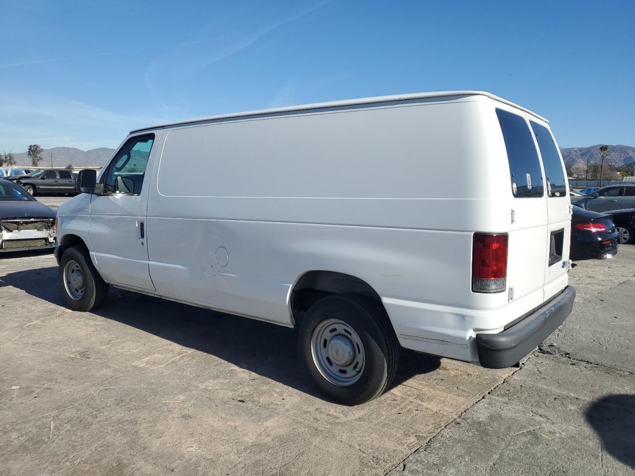 2006 Ford Econoline - Image 2