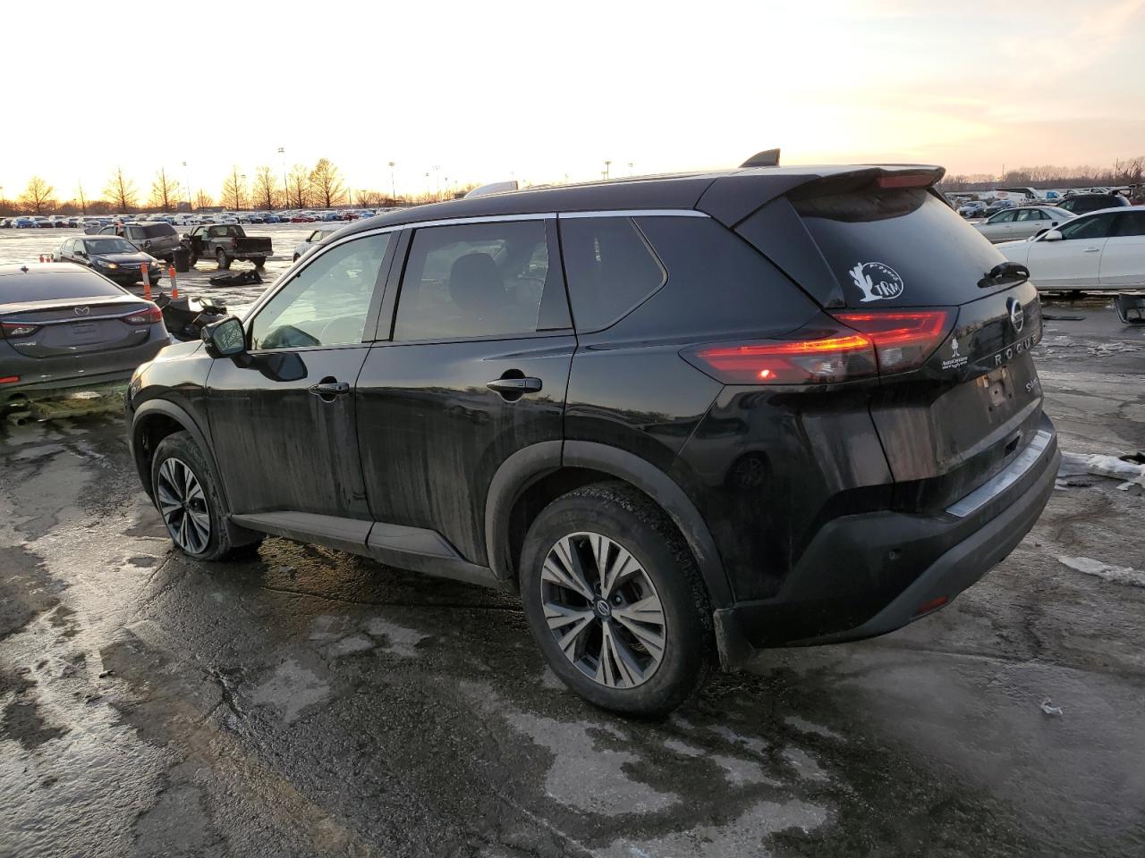 2021 Nissan Rogue - Image 2