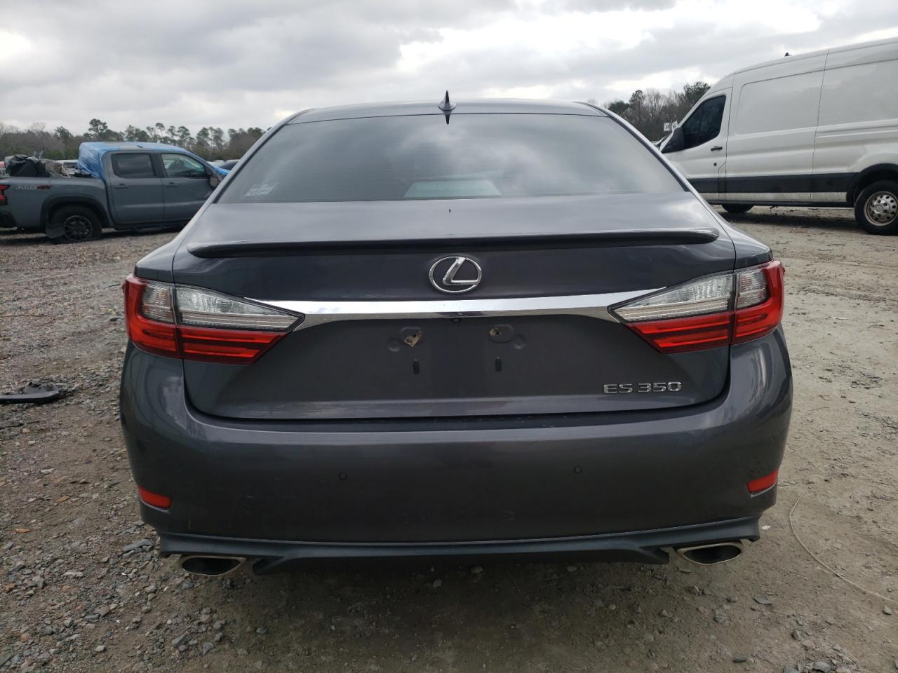 2018 Lexus ES - Image 6