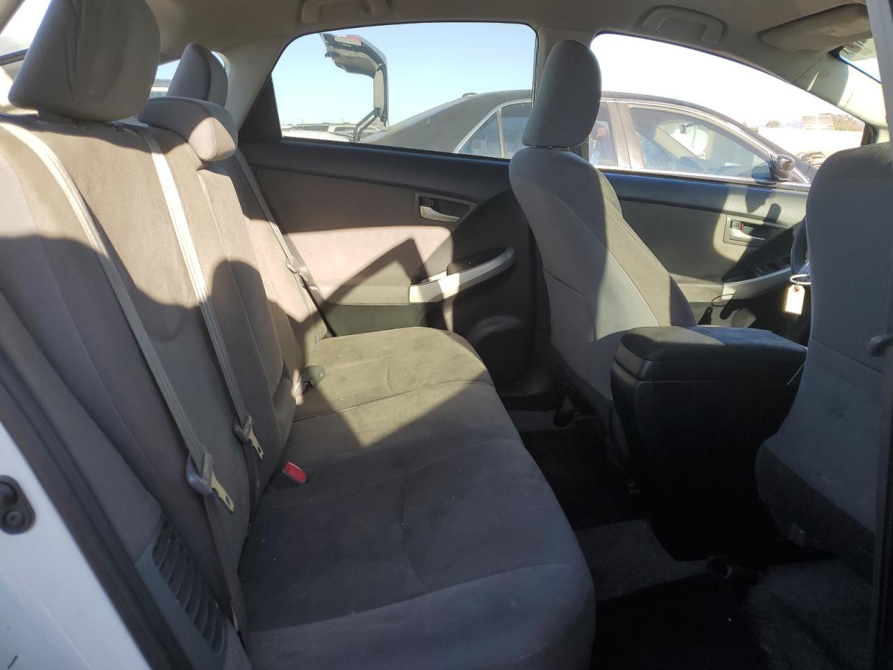 2015 Toyota Prius - Image 10