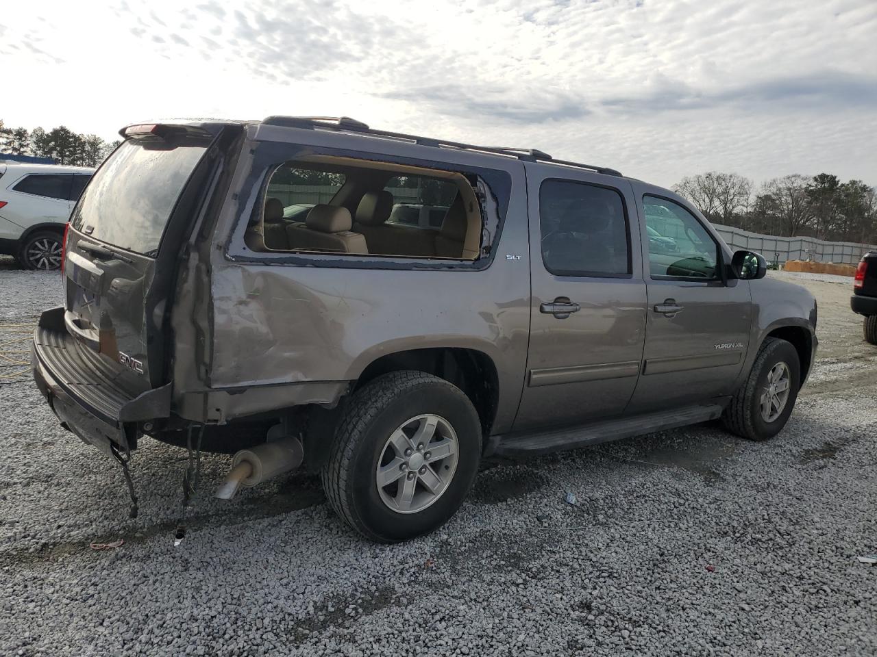 2013 GMC Yukon - Image 3
