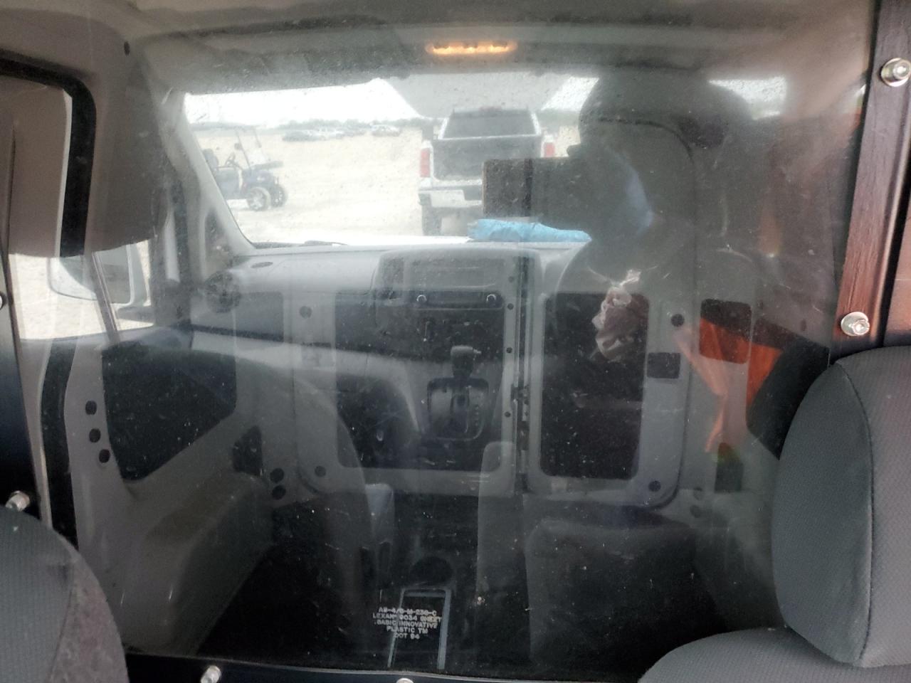 2015 Nissan NV - Image 10
