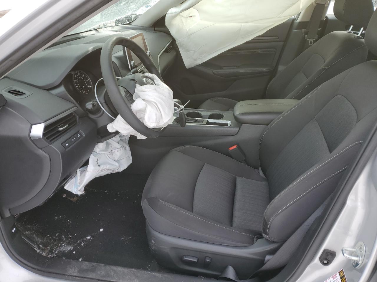 2020 Nissan Altima - Image 7