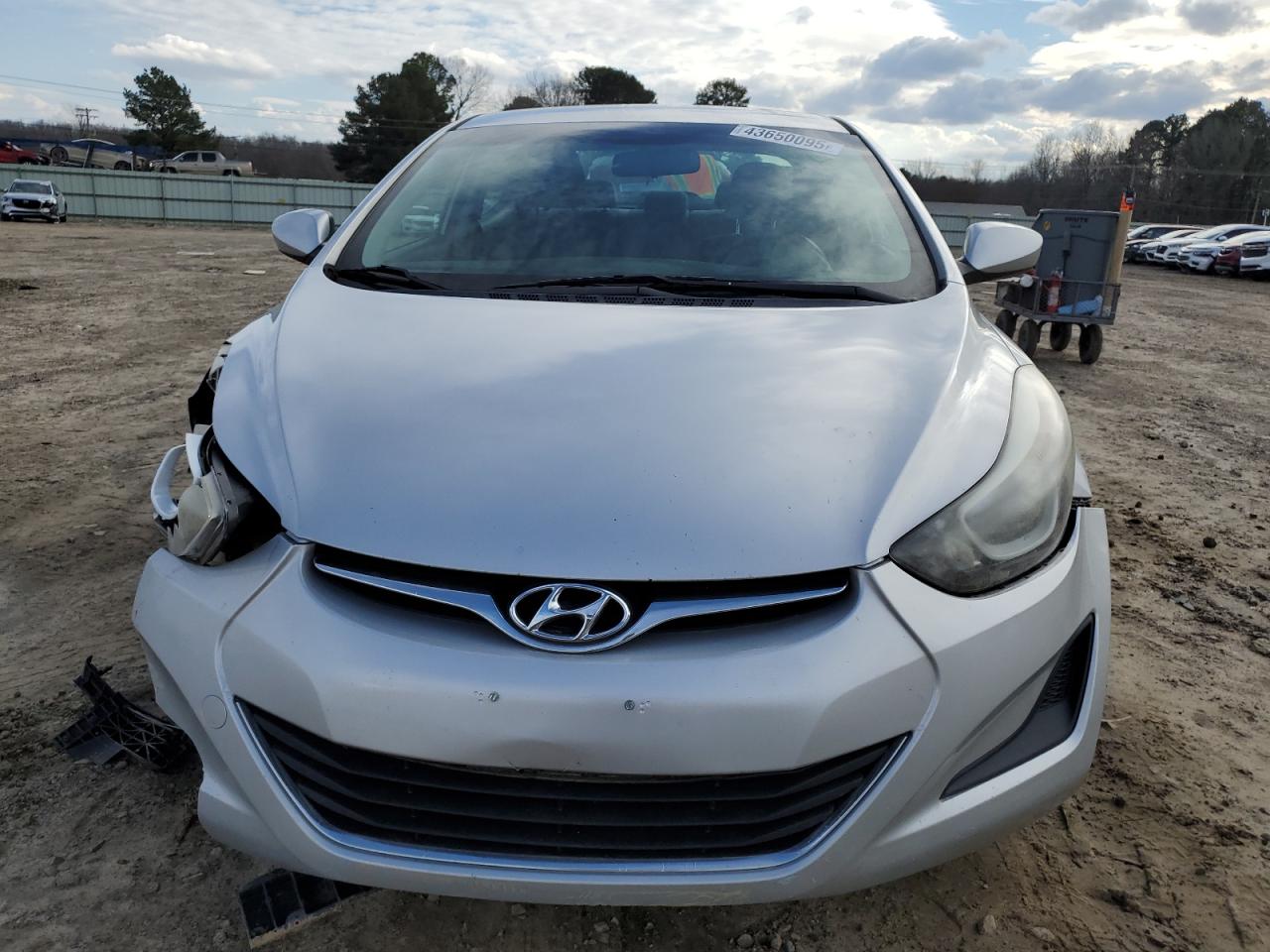2014 Hyundai Elantra - Image 5