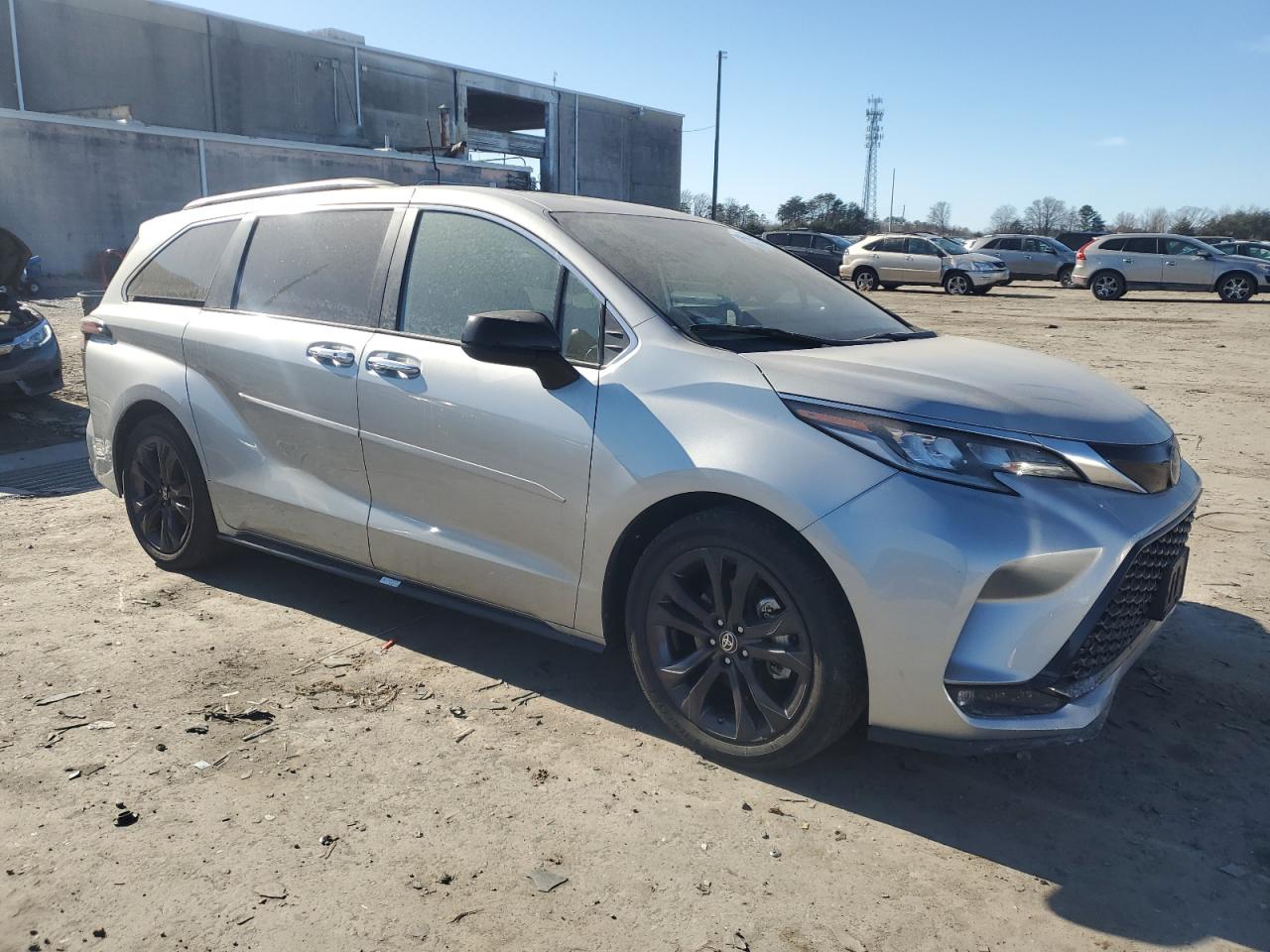 2022 Toyota Sienna - Image 4