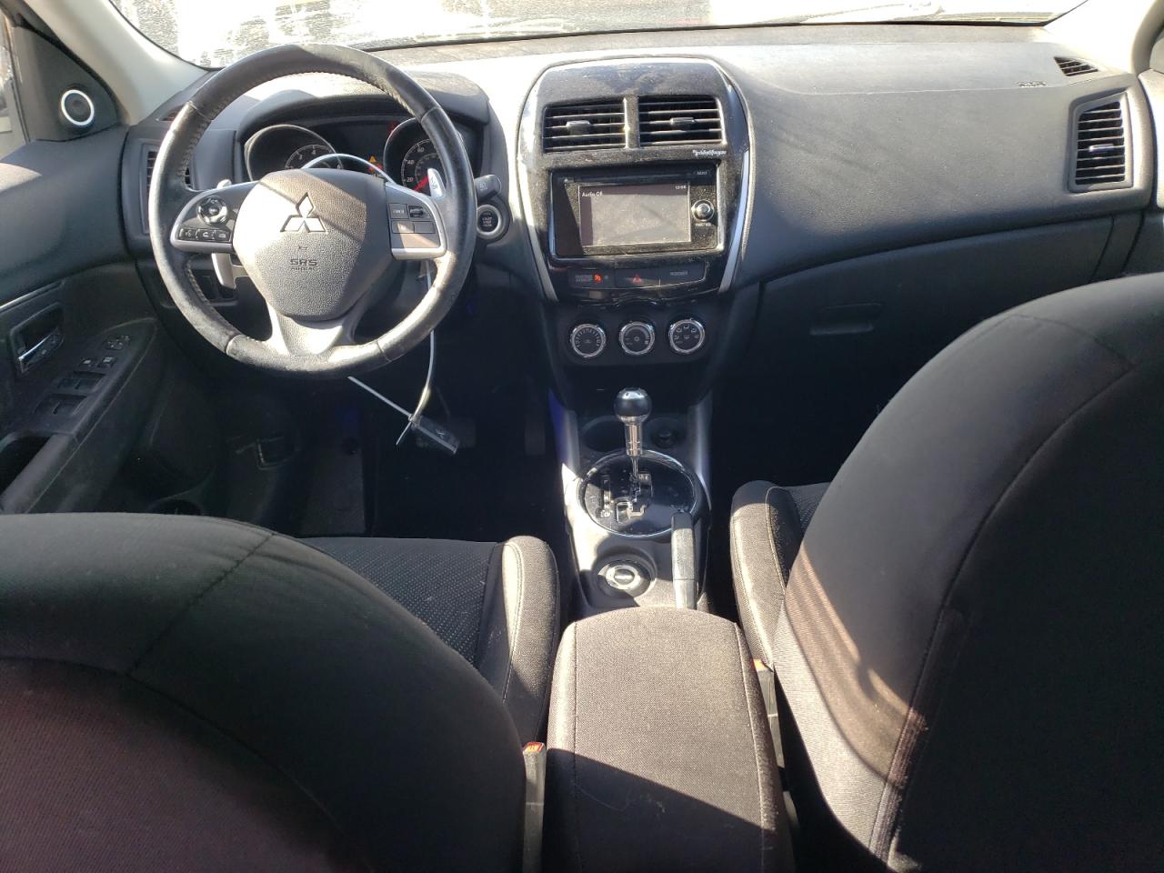 2014 Mitsubishi Outlander - Image 8