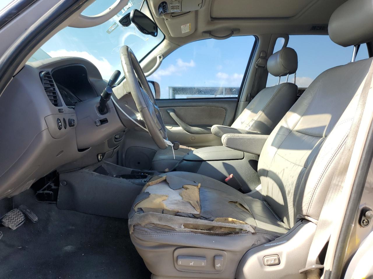 2002 Toyota Sequoia - Image 7
