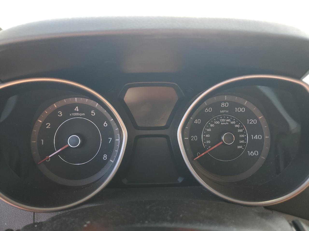 2012 Hyundai Elantra - Image 9