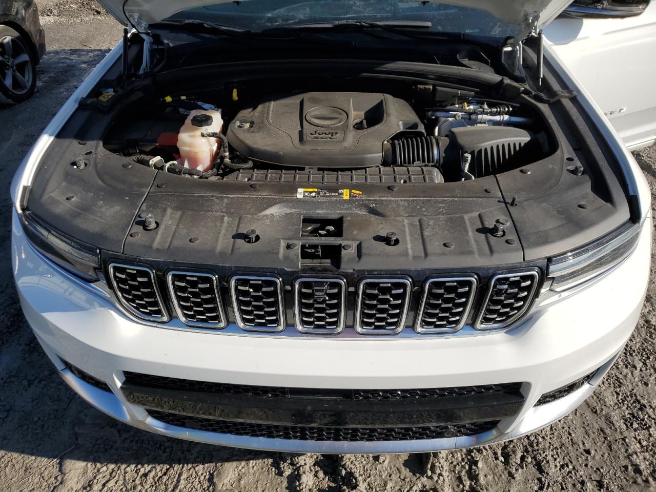 2021 Jeep Grand Cherokee - Image 12