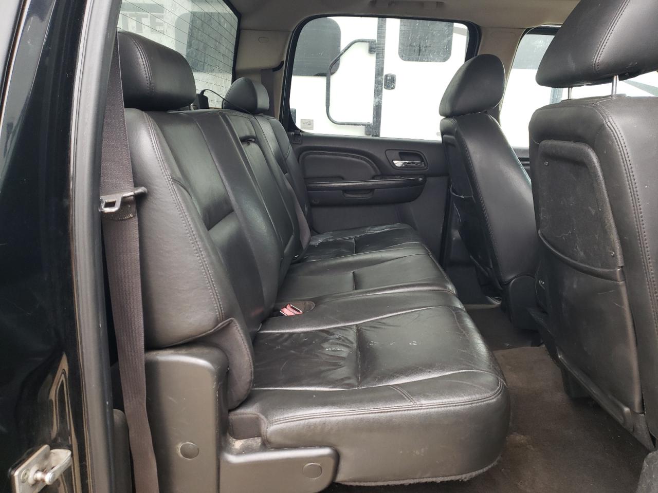 2011 GMC Sierra - Image 11