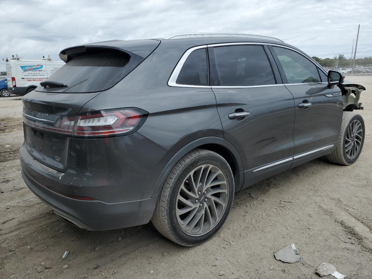 2019 Lincoln Nautilus - Image 3