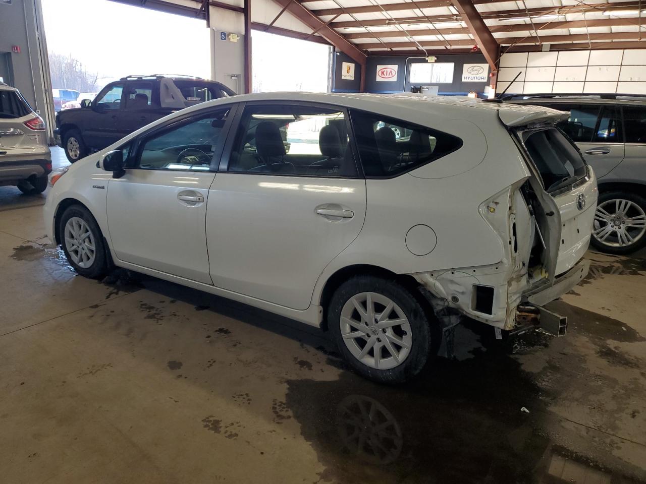 2013 Toyota Prius - Image 2