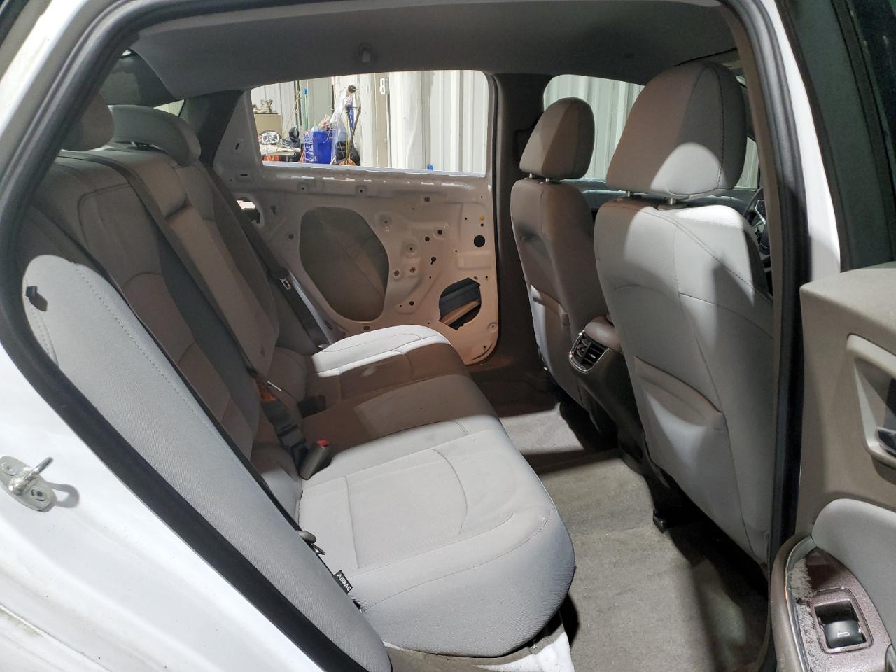 2016 Chevrolet Malibu - Image 10