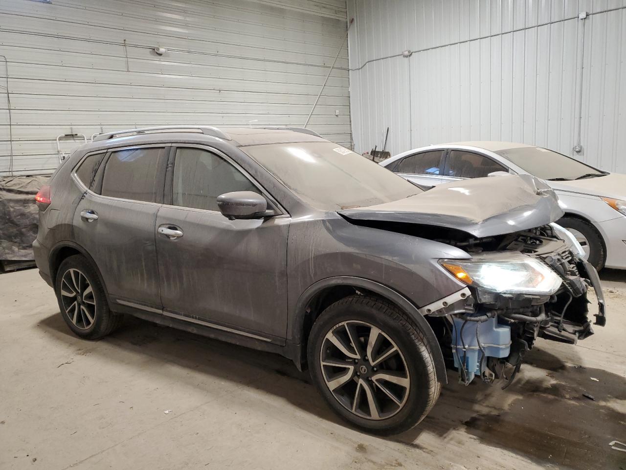 2017 Nissan Rogue - Image 4