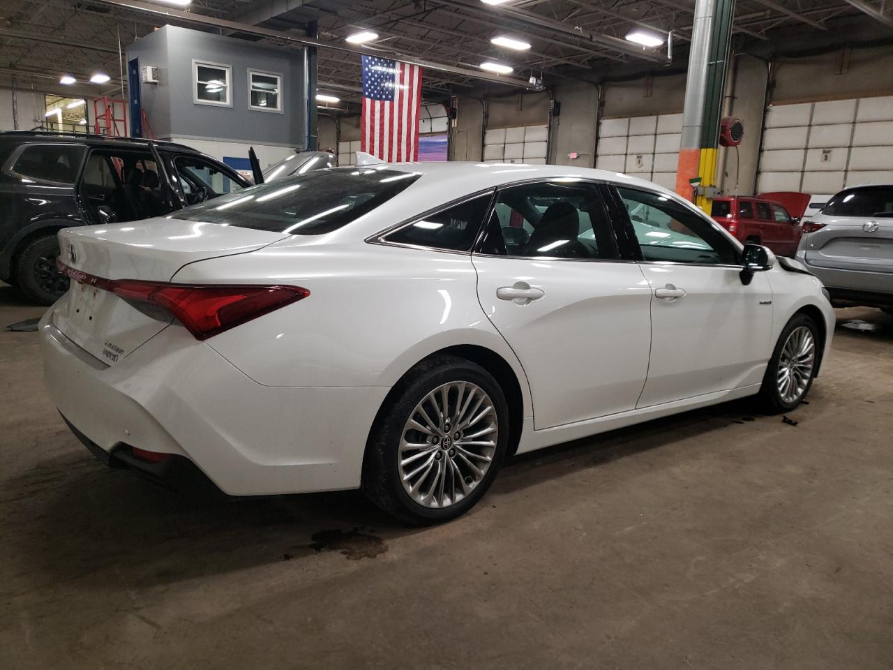 2021 Toyota Avalon - Image 3
