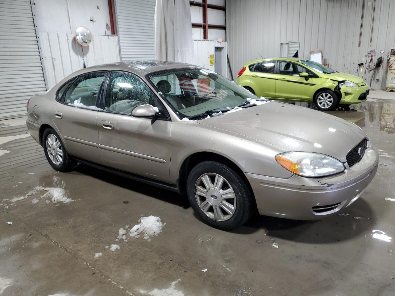 2005 Ford Taurus - Image 4
