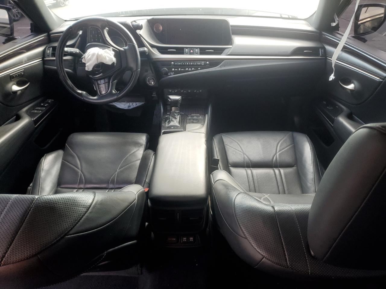 2020 Lexus ES - Image 8