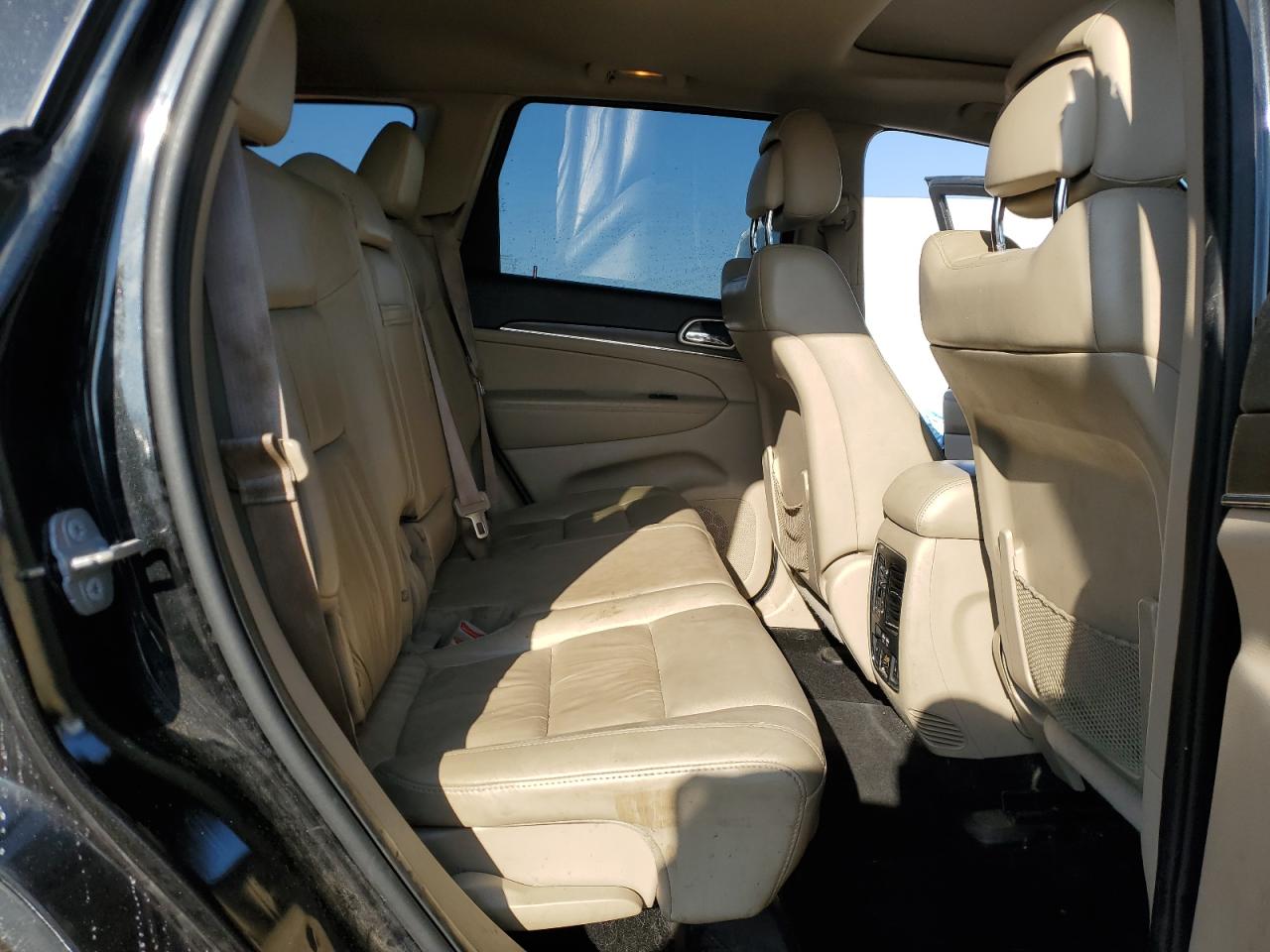 2014 Jeep Grand Cherokee - Image 10