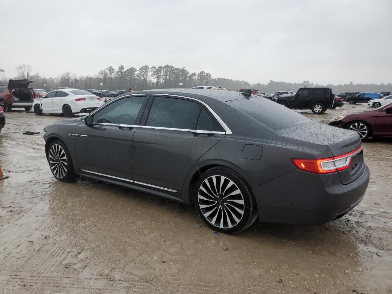 2018 Lincoln Continental - Image 2