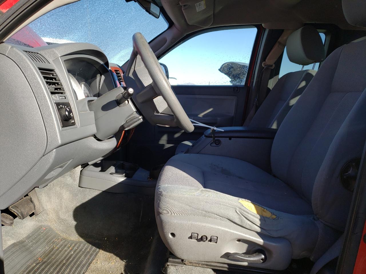 2005 Dodge Dakota - Image 7