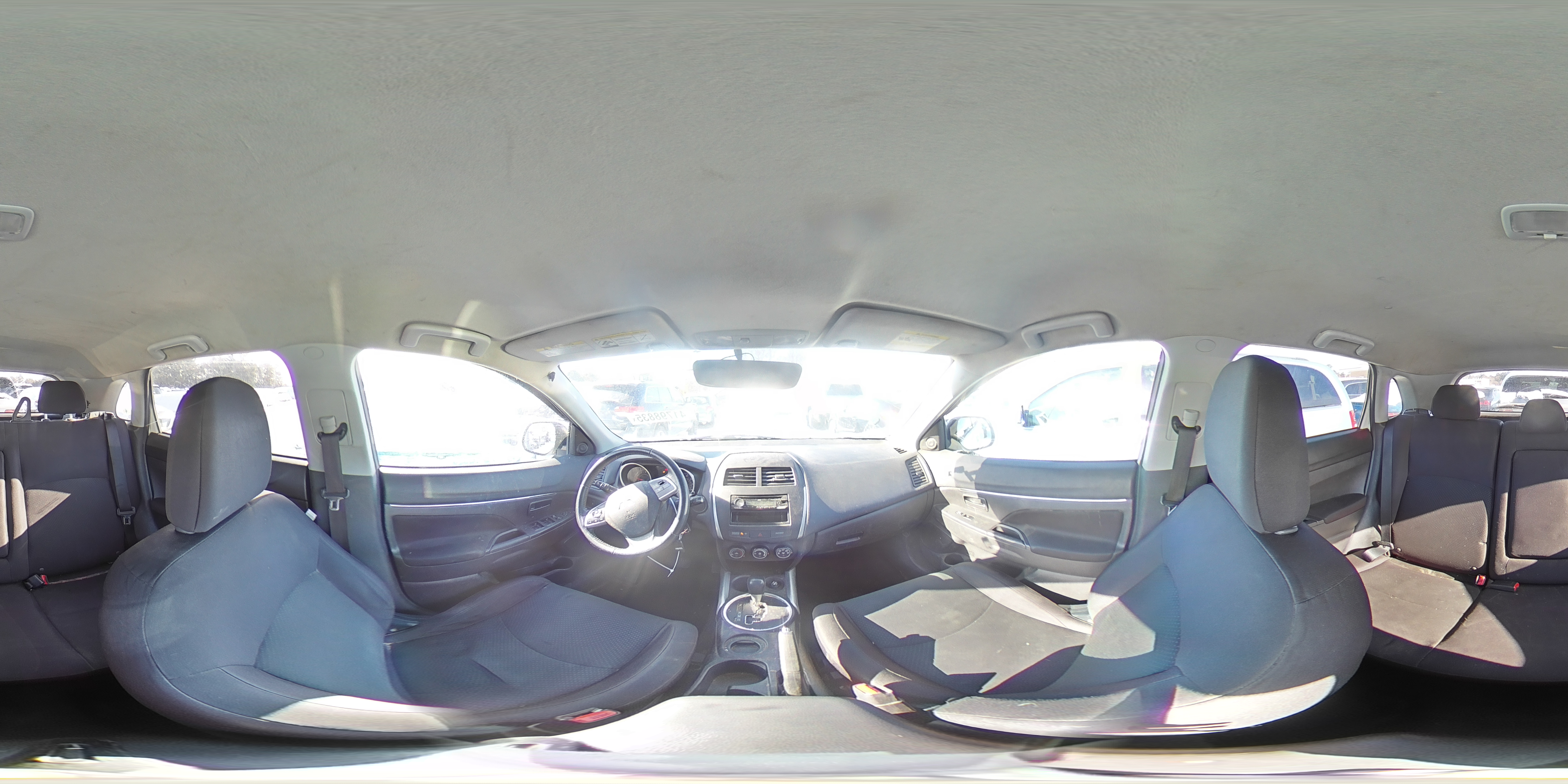 2014 Mitsubishi Outlander - Image 14