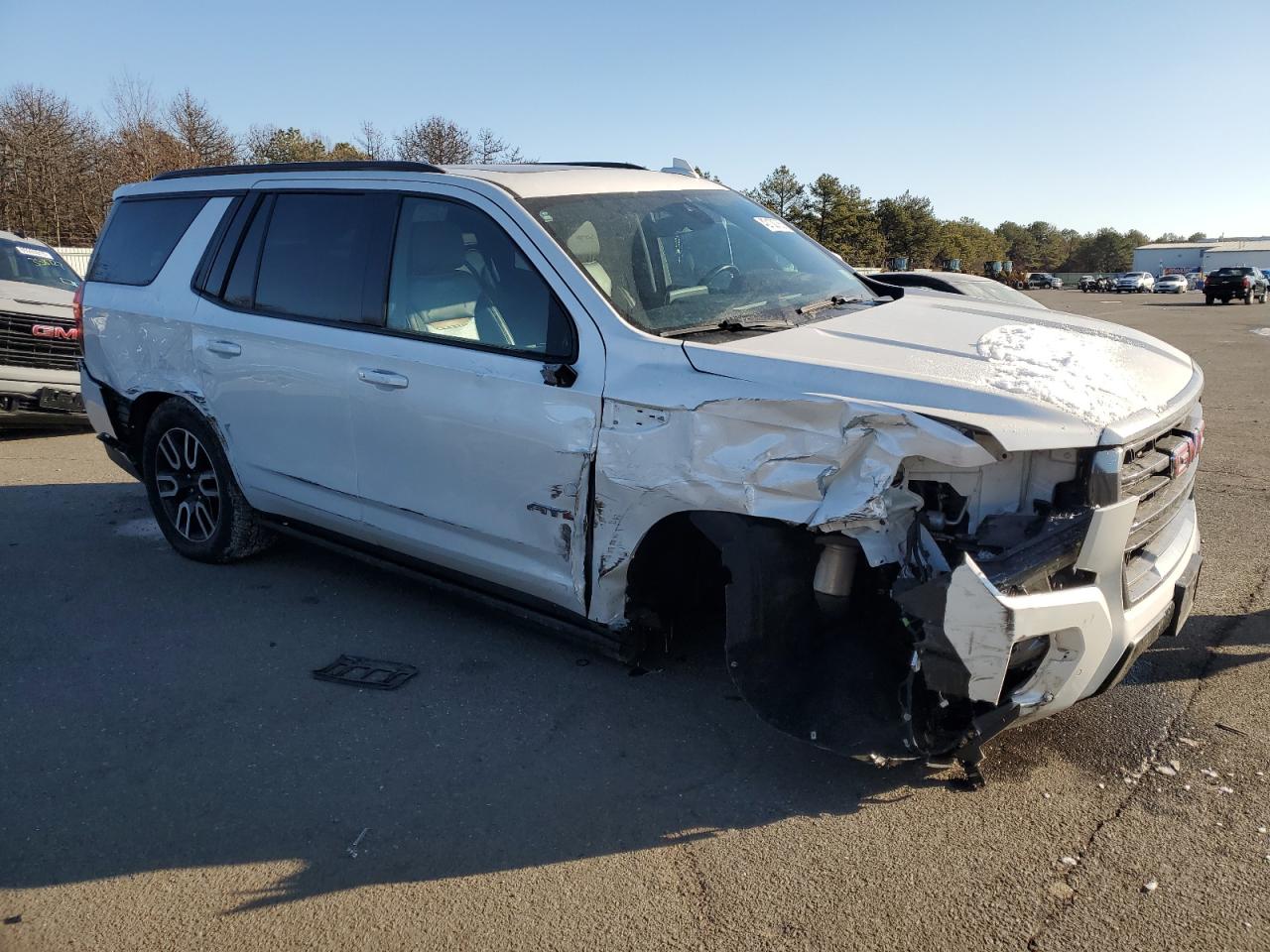 2021 GMC Yukon - Image 4