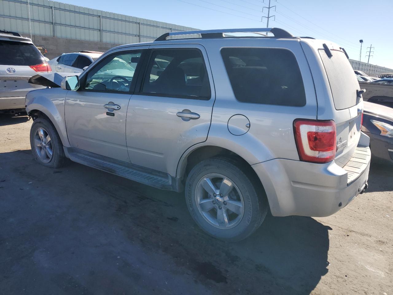 2009 Ford Escape - Image 2