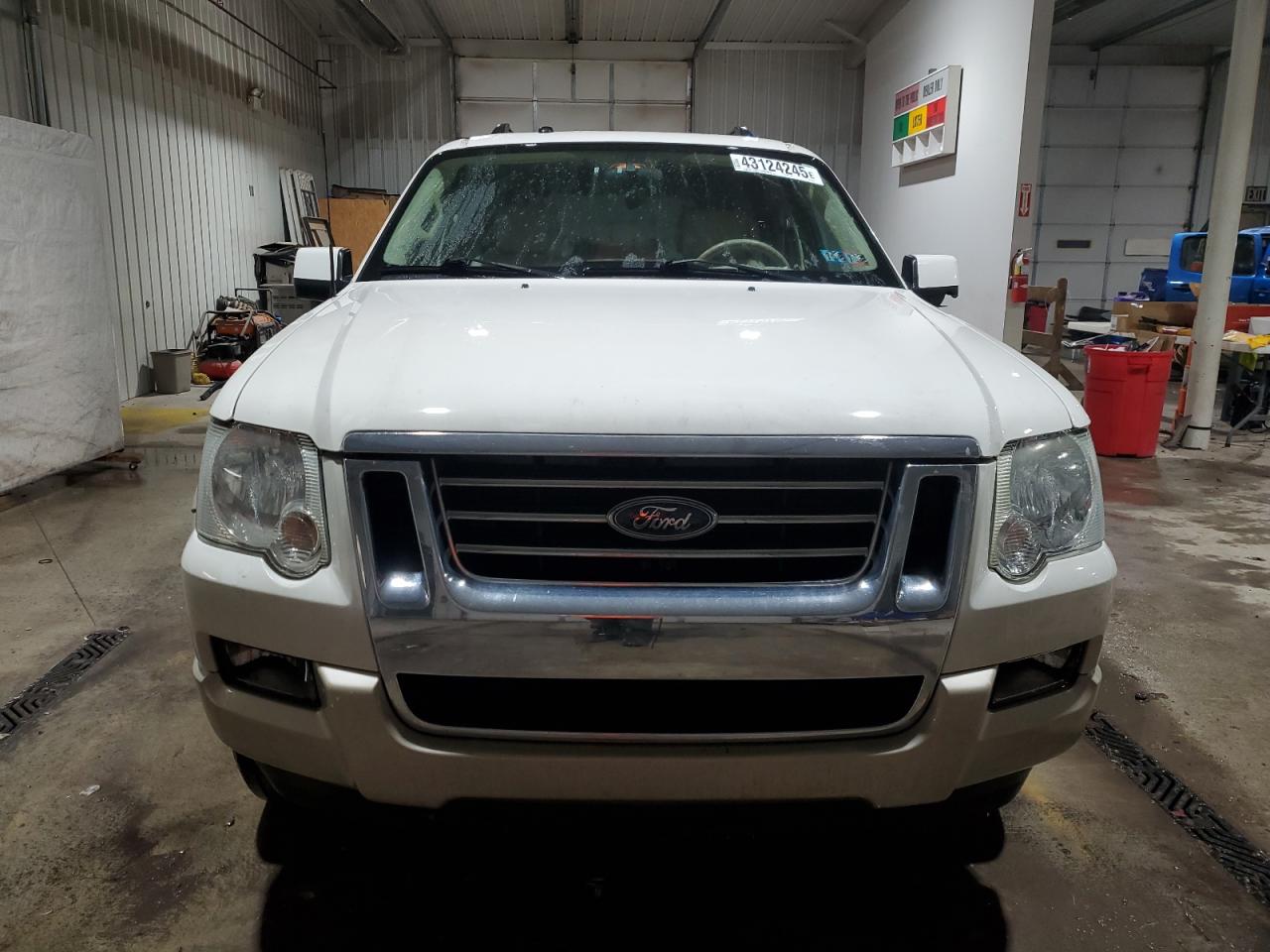 2008 Ford Explorer - Image 5