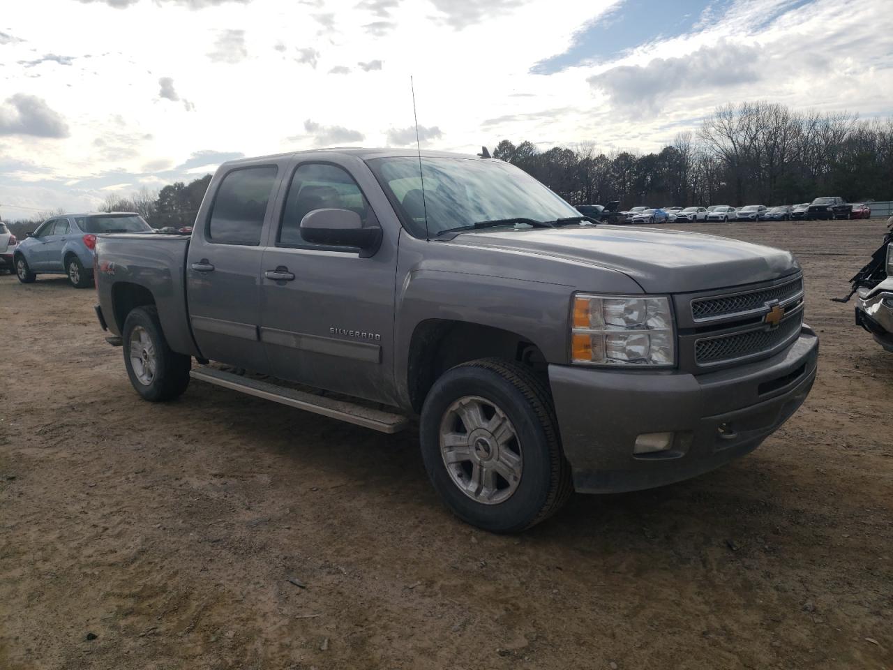 2013 Chevrolet Silverado - Image 4
