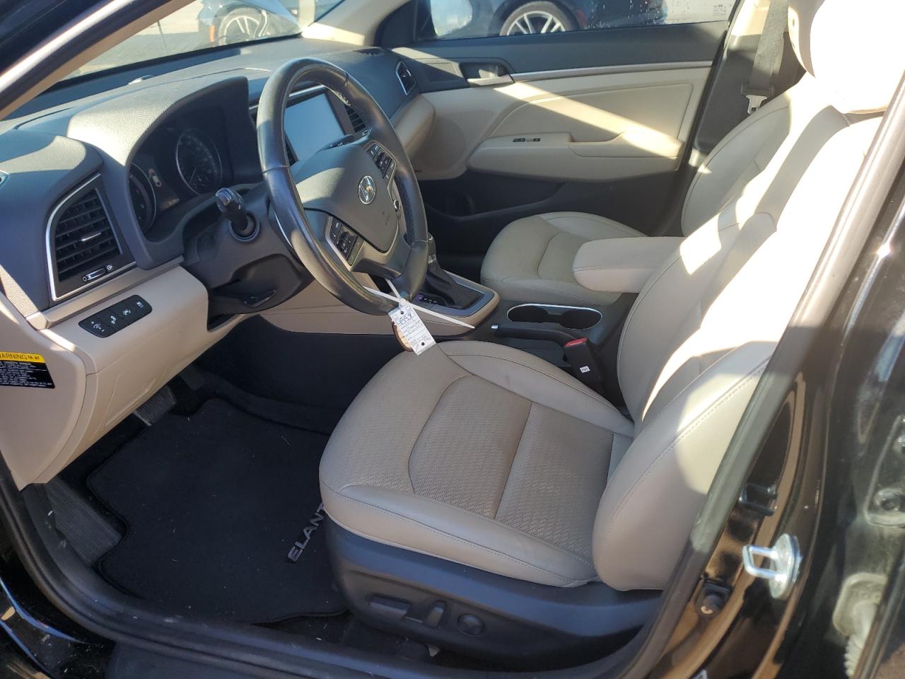 2017 Hyundai Elantra - Image 7