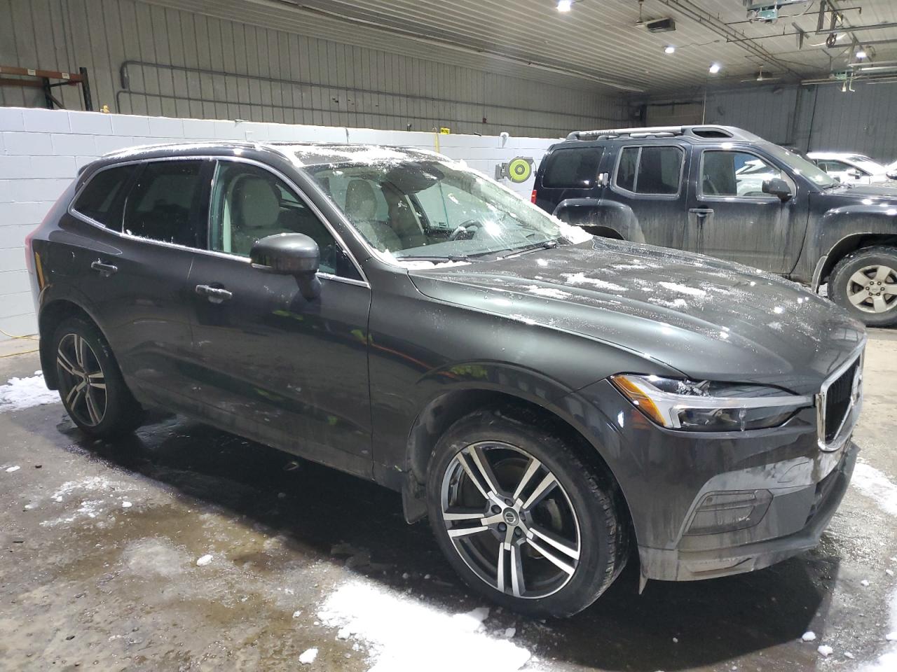 2021 Volvo XC60 - Image 4