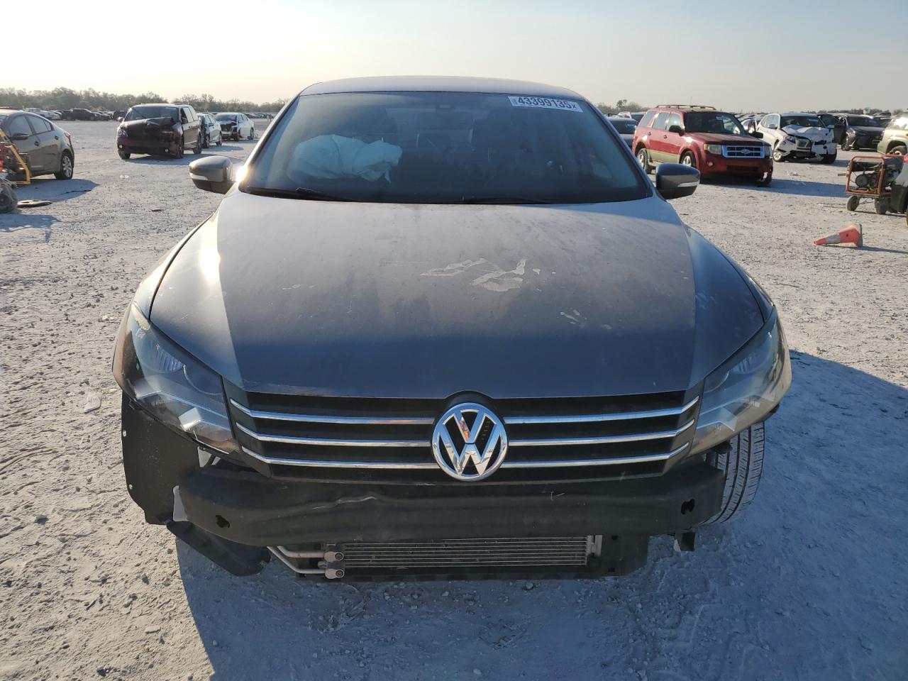 2014 Volkswagen Passat - Image 5