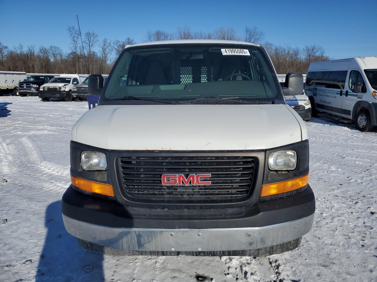 2017 GMC Savana - Image 5