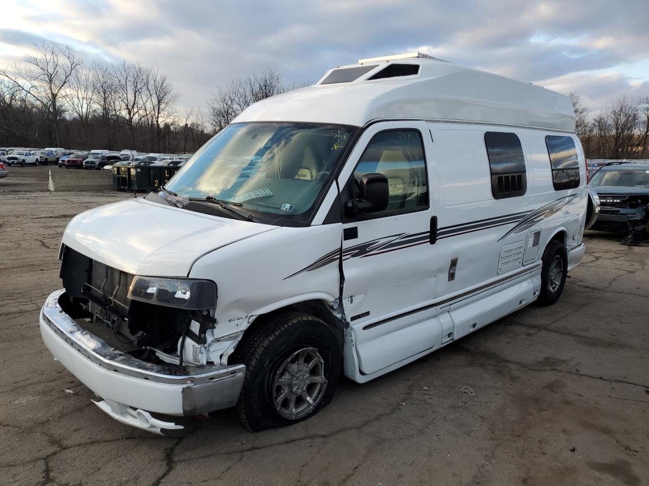 2014 Chevrolet Express - Image 2