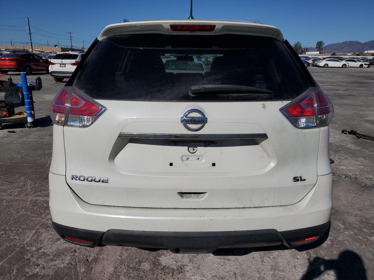 VIN 5N1AT2MT7FC835494 2015 NISSAN ROGUE no.6