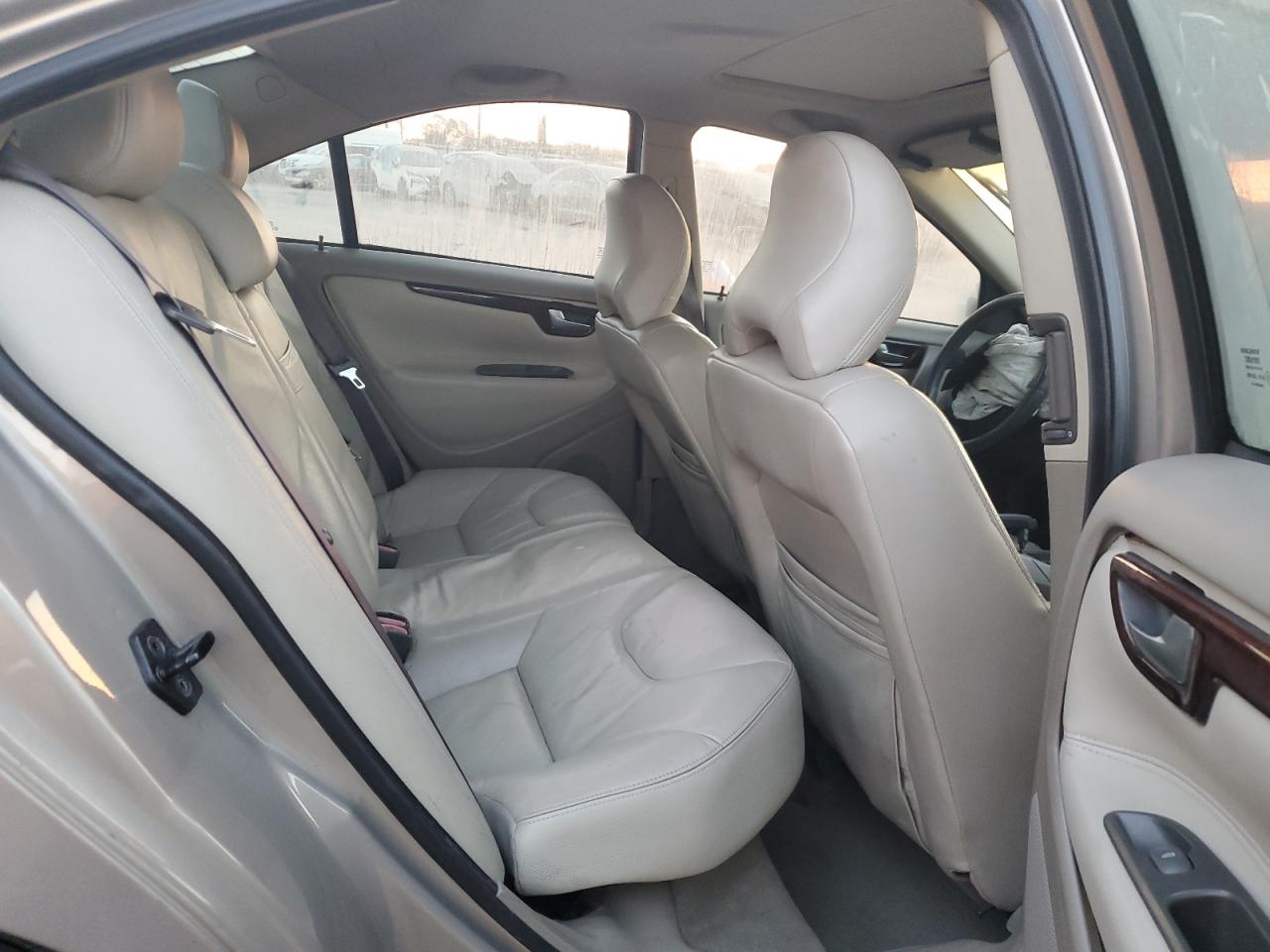 2001 Volvo S60 - Image 10