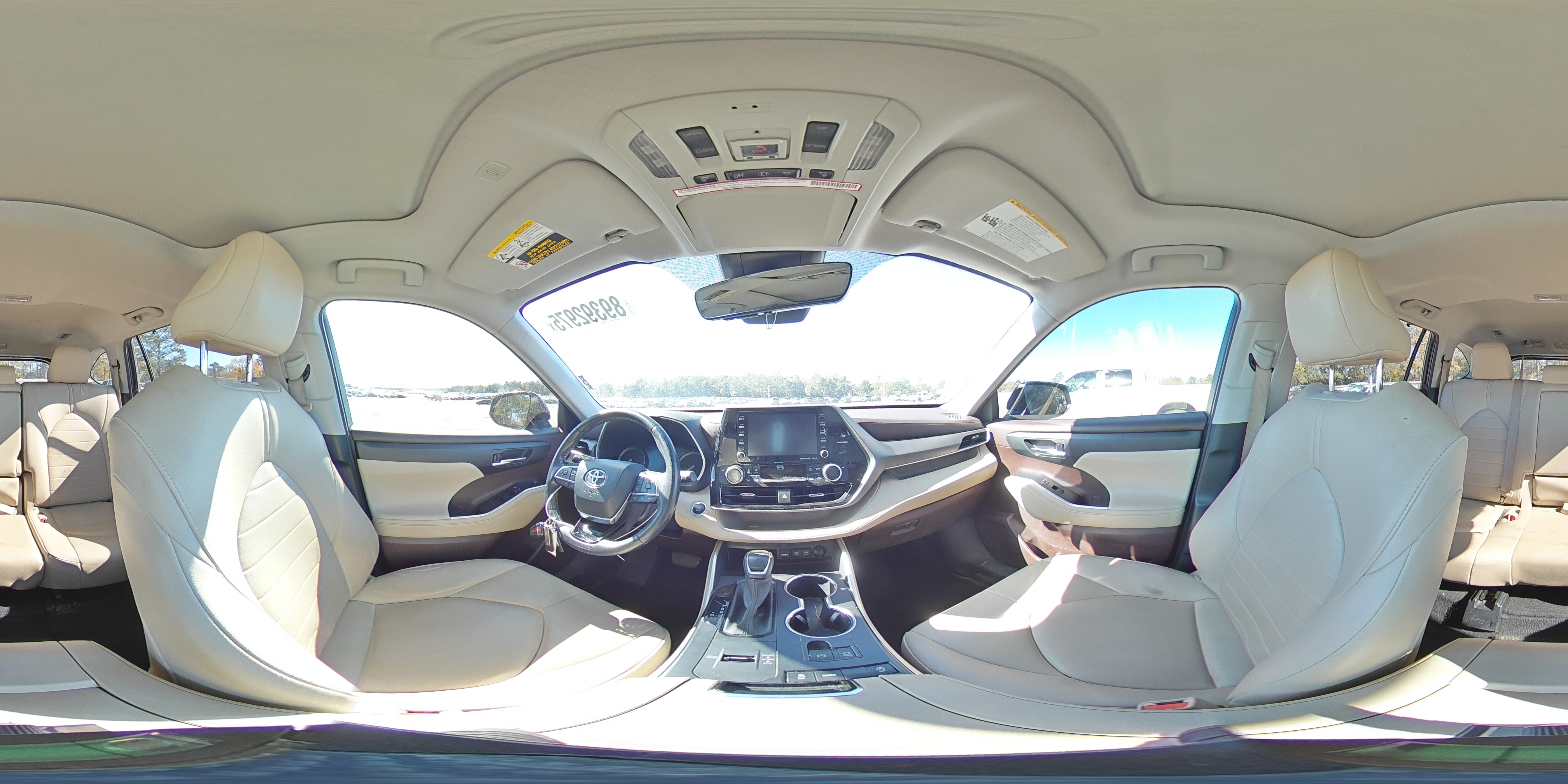 2020 Toyota Highlander - Image 16