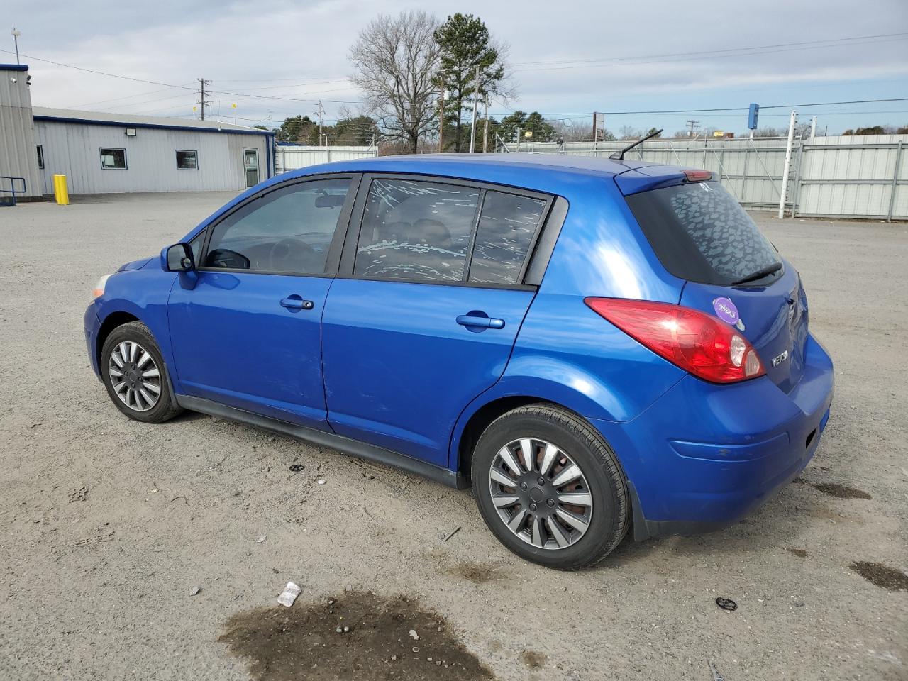 2010 Nissan Versa - Image 2