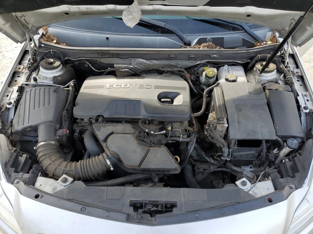 2012 Buick Regal - Image 11