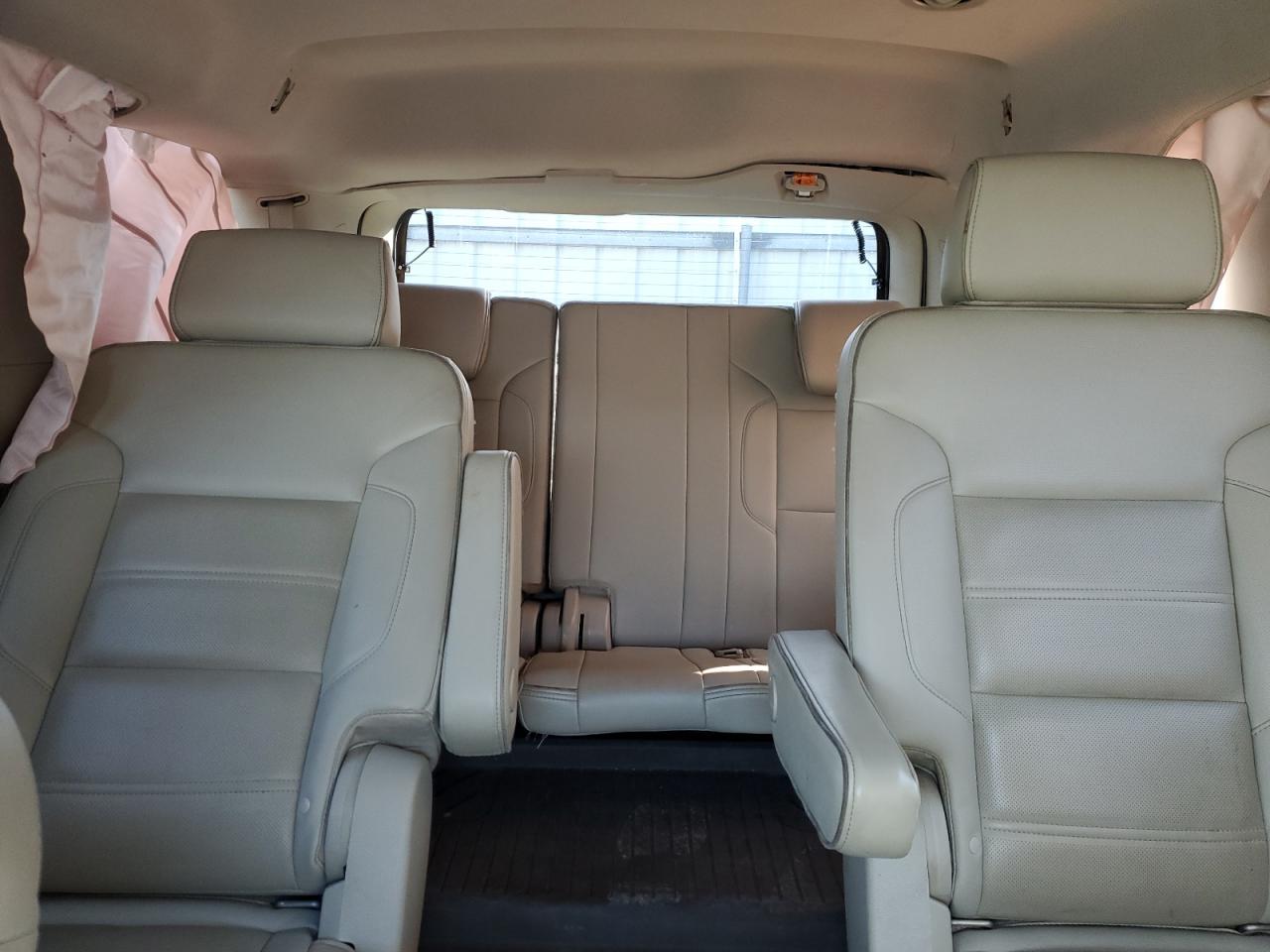 2017 GMC Yukon - Image 10