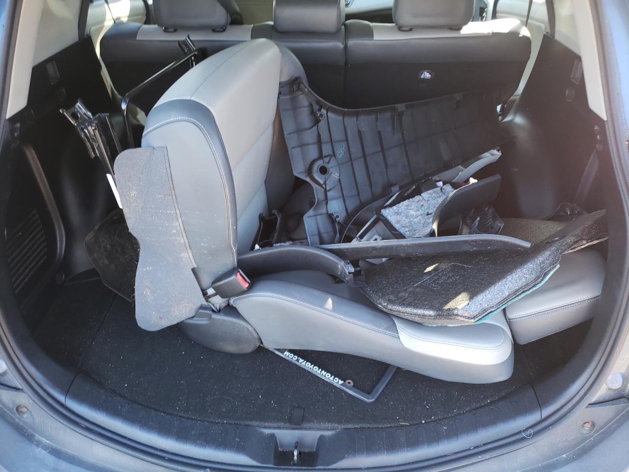 2013 Toyota RAV 4 - Image 12